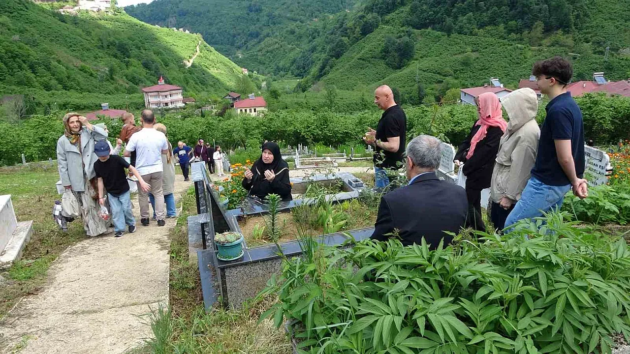 İki asırlık gelenek çocukların bayram sevincine dönüşüyor