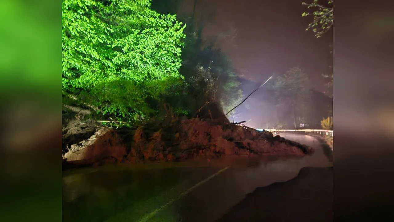 Ordu'da korkutan heyelan! Fatsa-Kumru yolu tamamen kapandı!