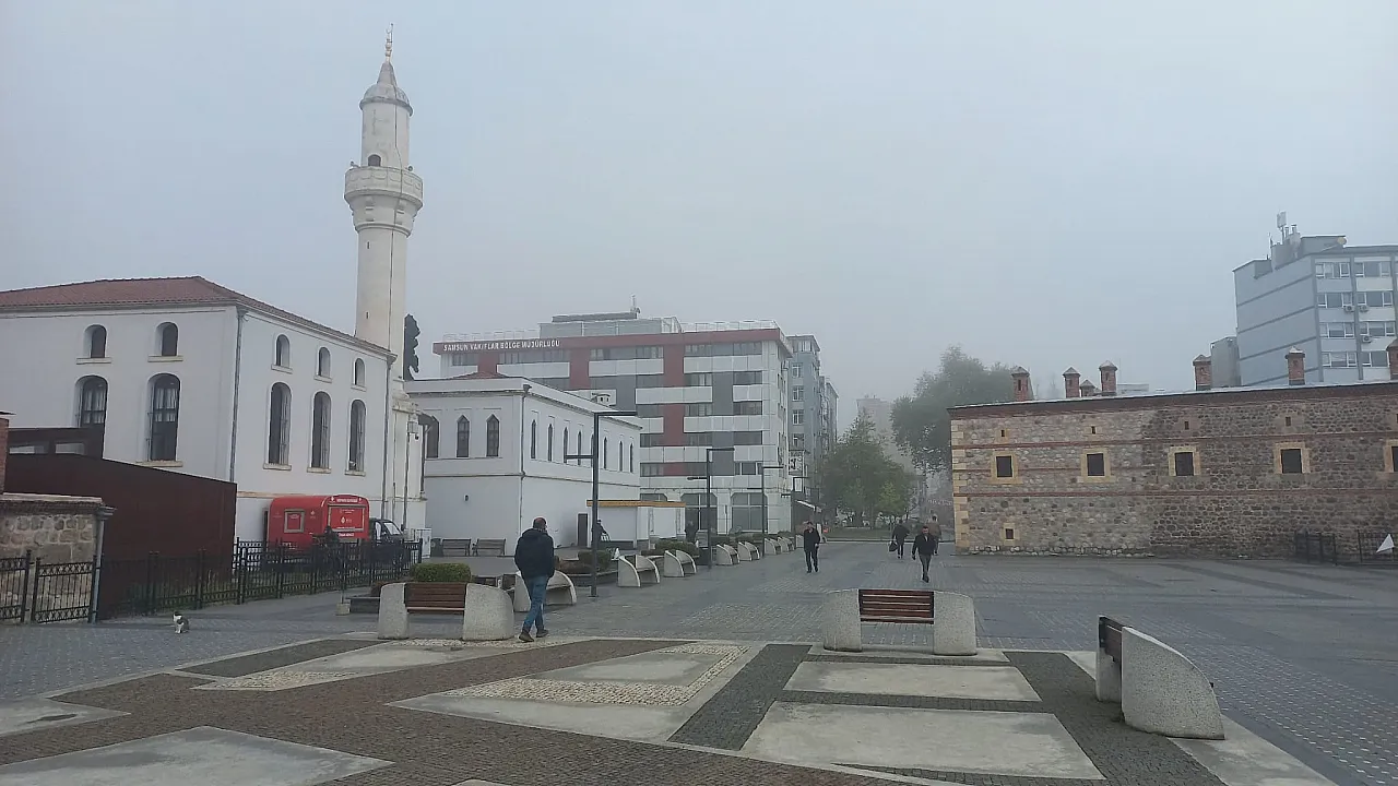 Sis bulutu Samsun'u esir aldı