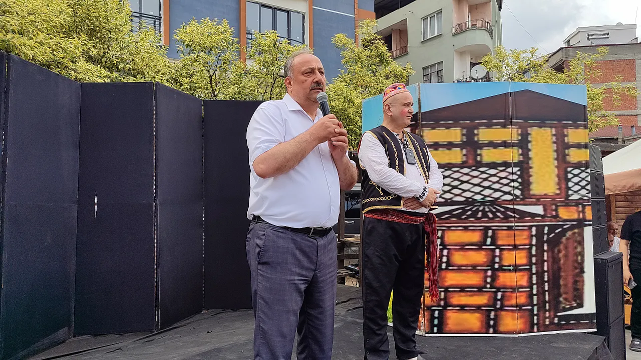 Salıpazarı Belediyesinden çocuklara ücretsiz tiyatro şöleni