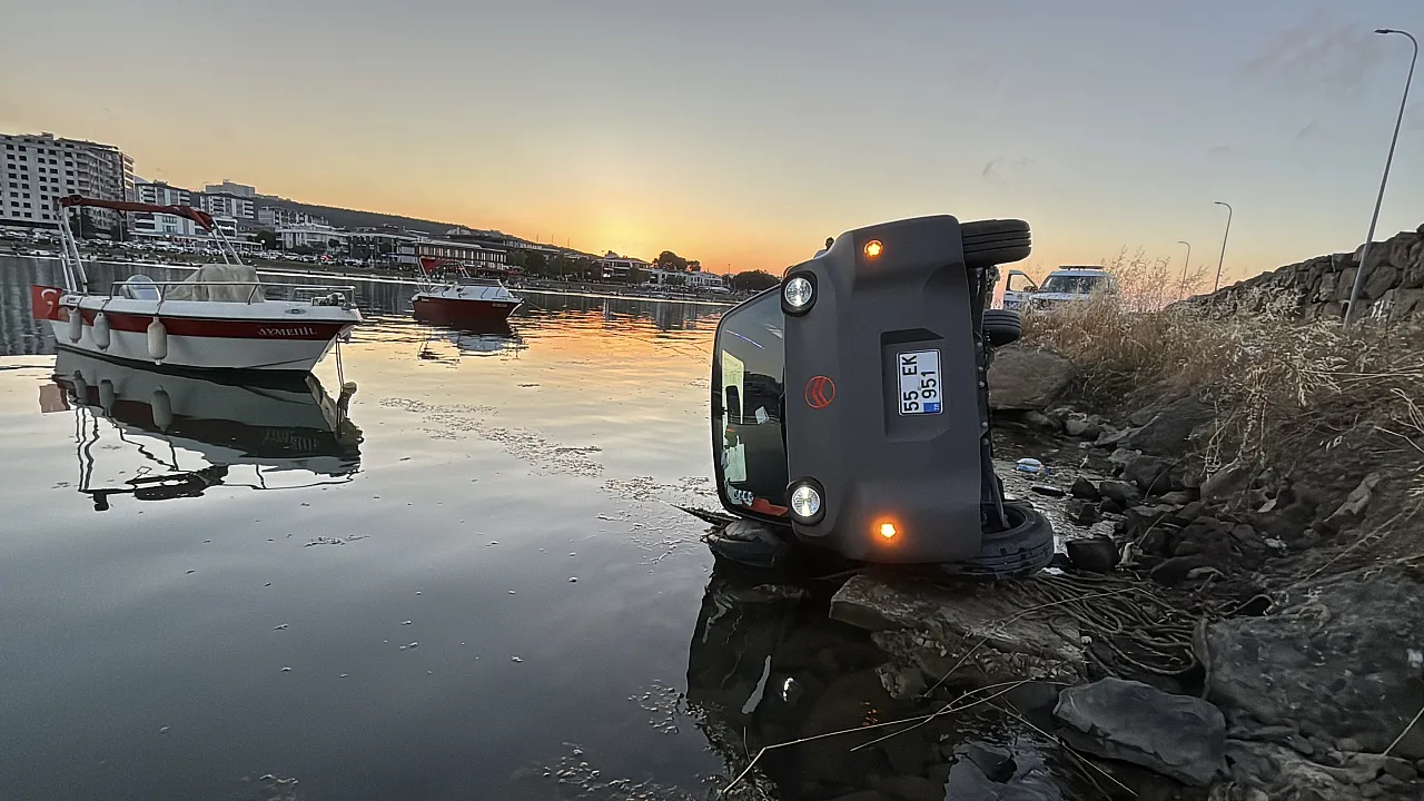 Samsun'da korkutan kaza: Elektrikli araç kayalıklara uçtu