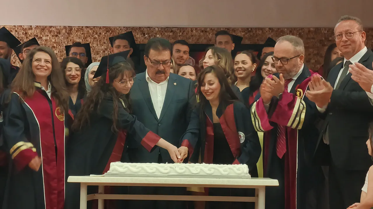 OMÜ Bafra turizm fakültesi ve MYO'da mezuniyet coşkusu
