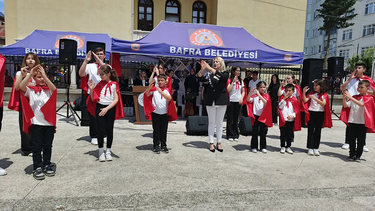 Bafra'da yıl sonu sergisi ziyarete açıldı