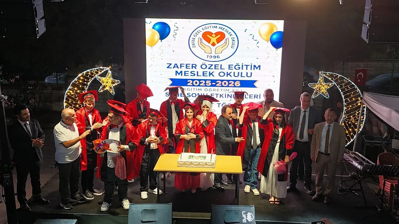 Atakum'da engel tanımayan mezuniyet: 12 özel öğrenci kep attı!