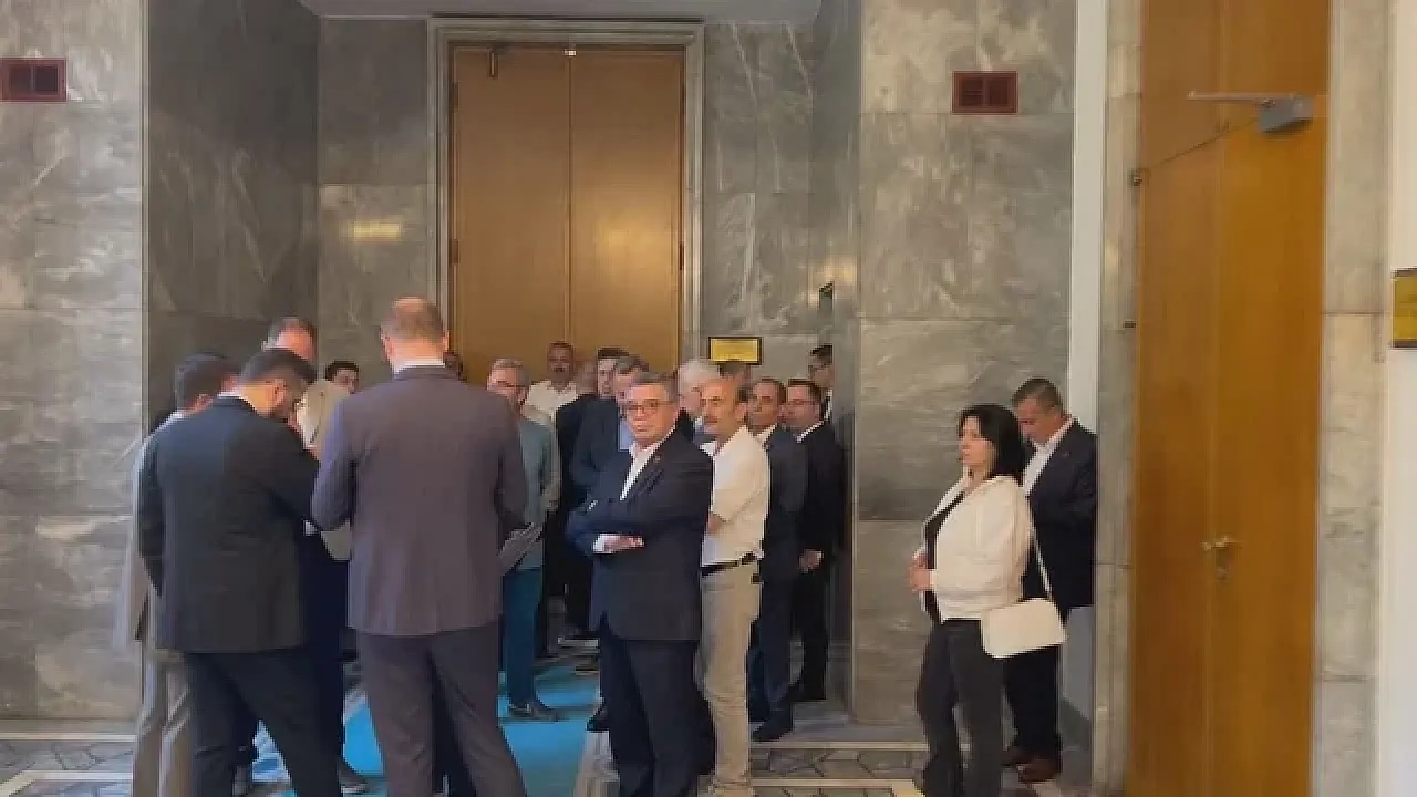 CHP'de grup toplantısı krizi yeni bir boyuta taşındı