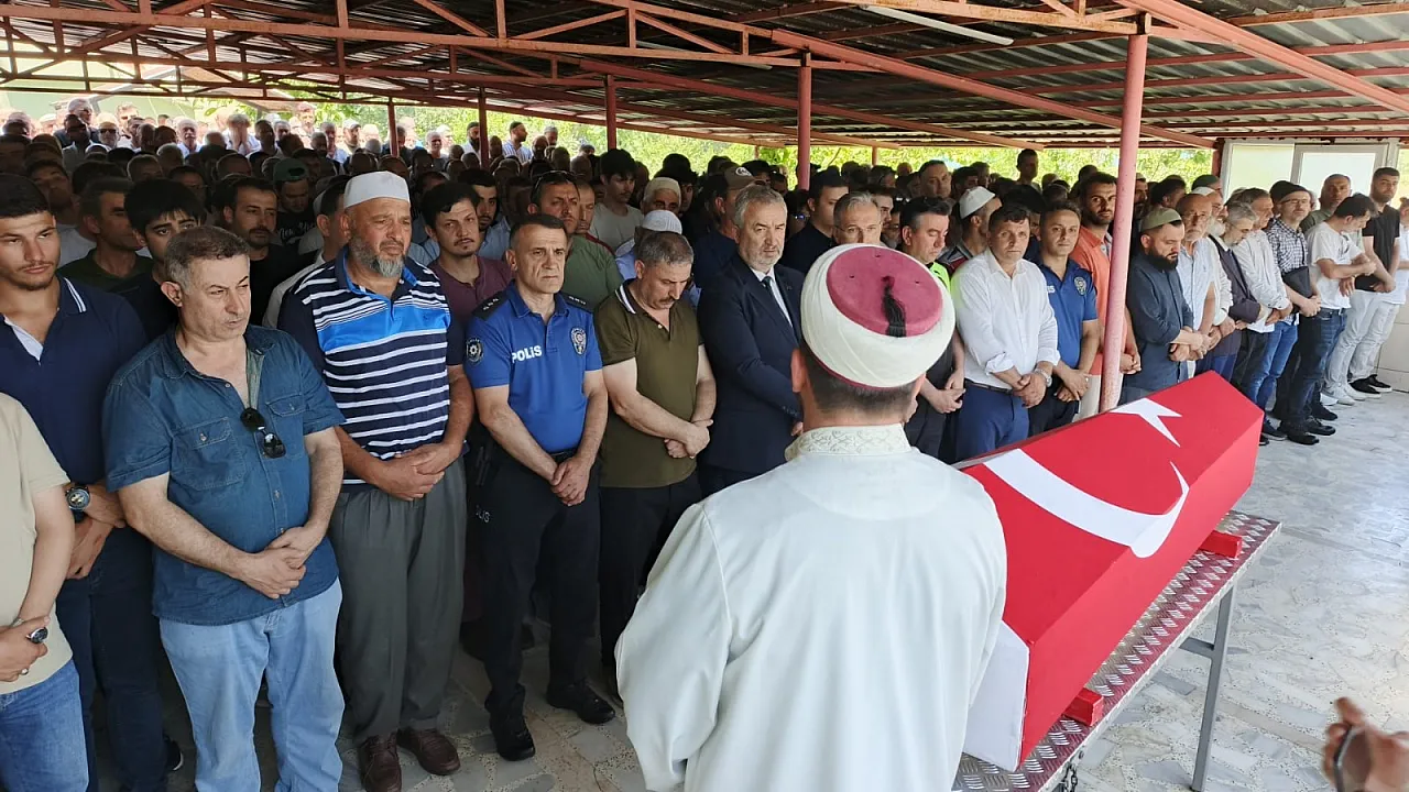 Feci kazada hayatını kaybeden emekli komiser toprağa verildi