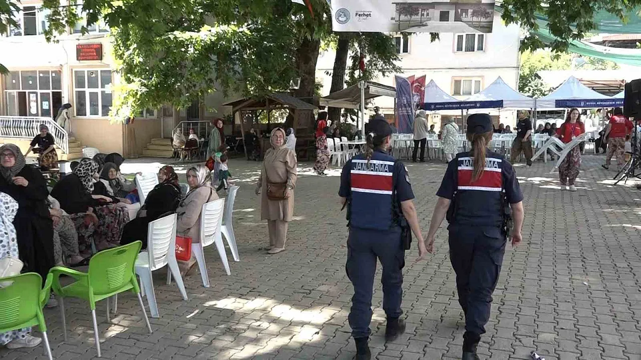 Kadınlar köyün yönetimini ele geçirdi