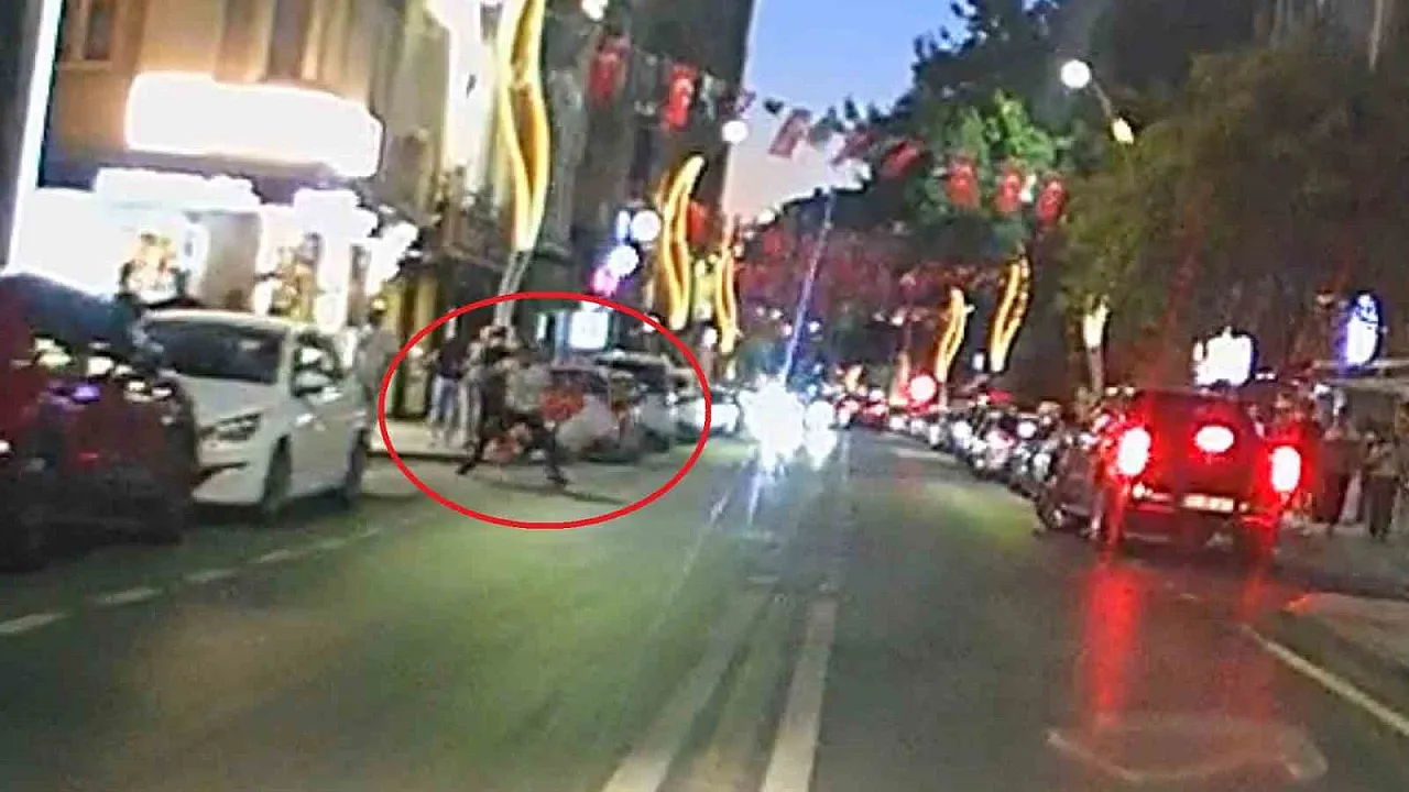 Samsun'da taşkınlık yapan alkollü şahsı tek yumrukla yere serdi