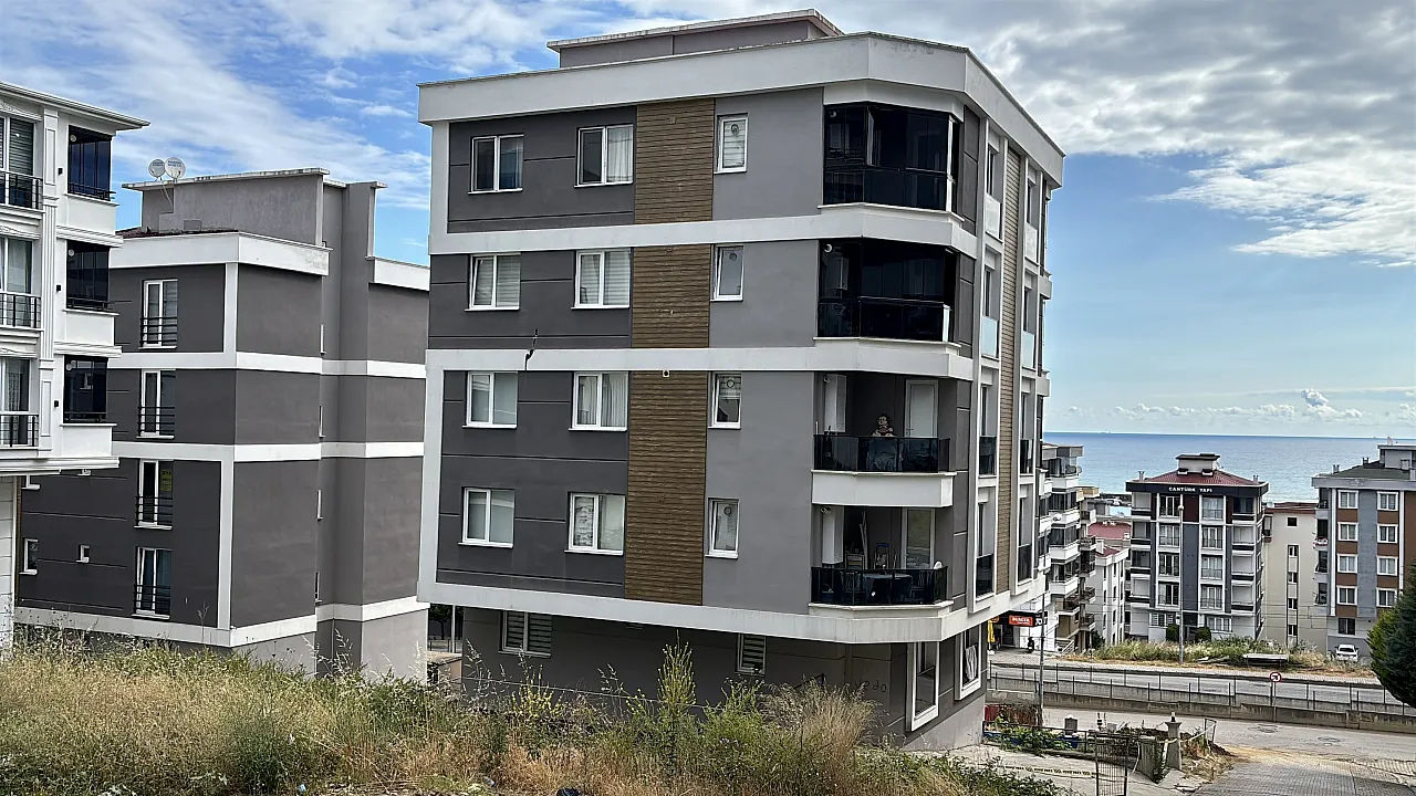 Atakum'da inşaat kazısı paniği: 5 katlı bina tahliye edildi