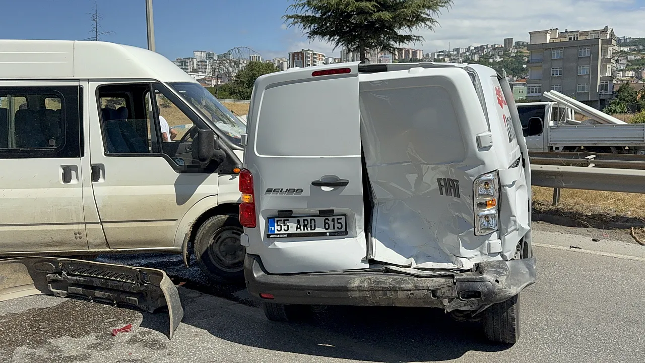 Hamile eşini hastaneye götürmek isterken kaza yaptı