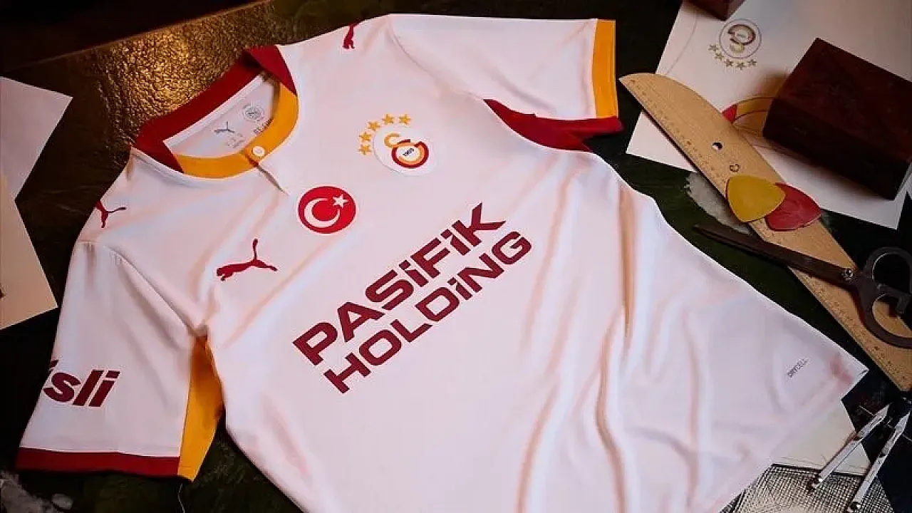 Başlık: Galatasaray'ın 2026-2027 sezonu formaları görücüye çıktı