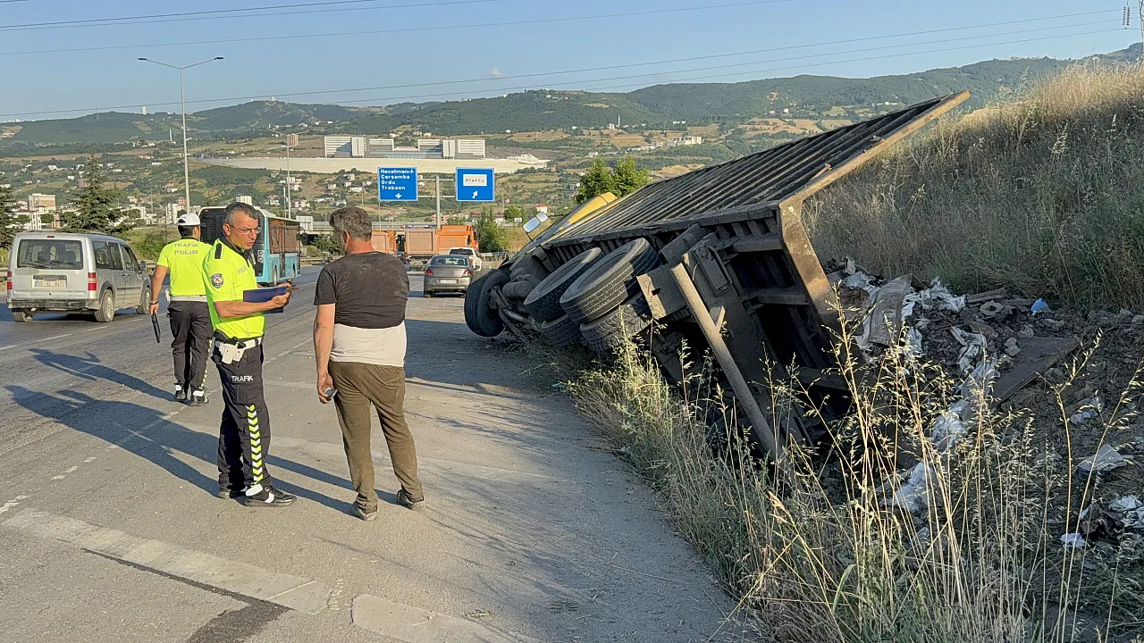 Freni boşalan kamyonun sürücüsünden örnek refleks