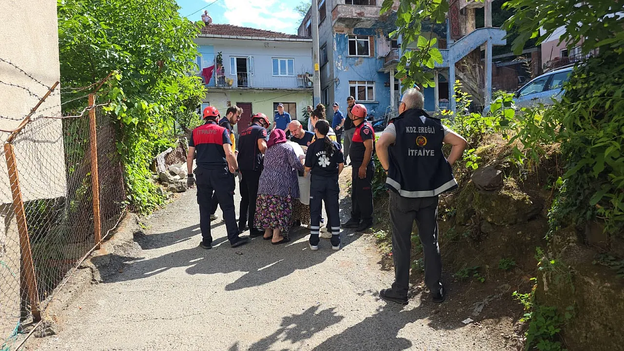 Zonguldak'ta bir kişi çatıya çıkarak intihar girişiminde bulundu