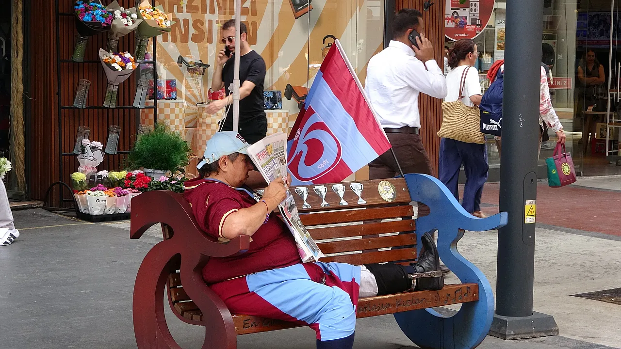 Salah coşkusu Trabzon'u sardı