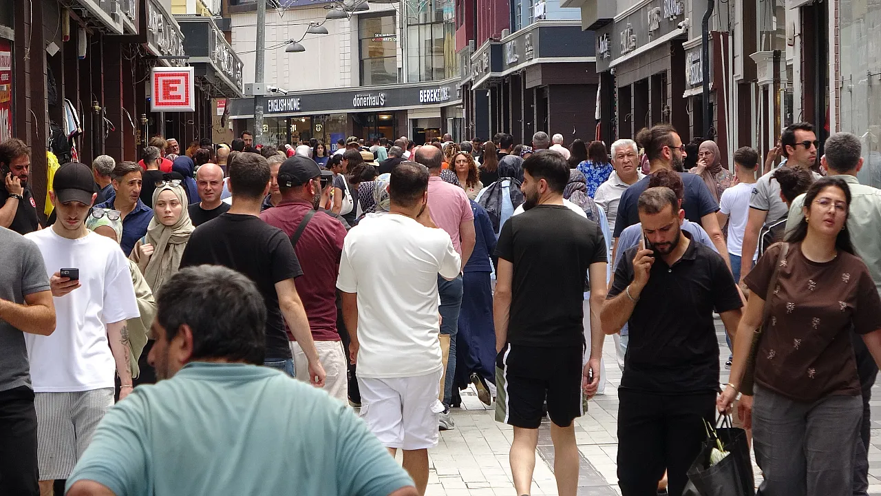 Salah coşkusu Trabzon'u sardı