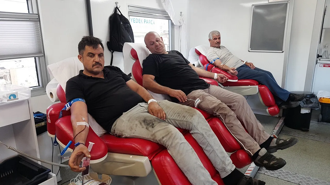 Bafra'da sanayi esnafından kan bağışı kampanyasına yoğun ilgi