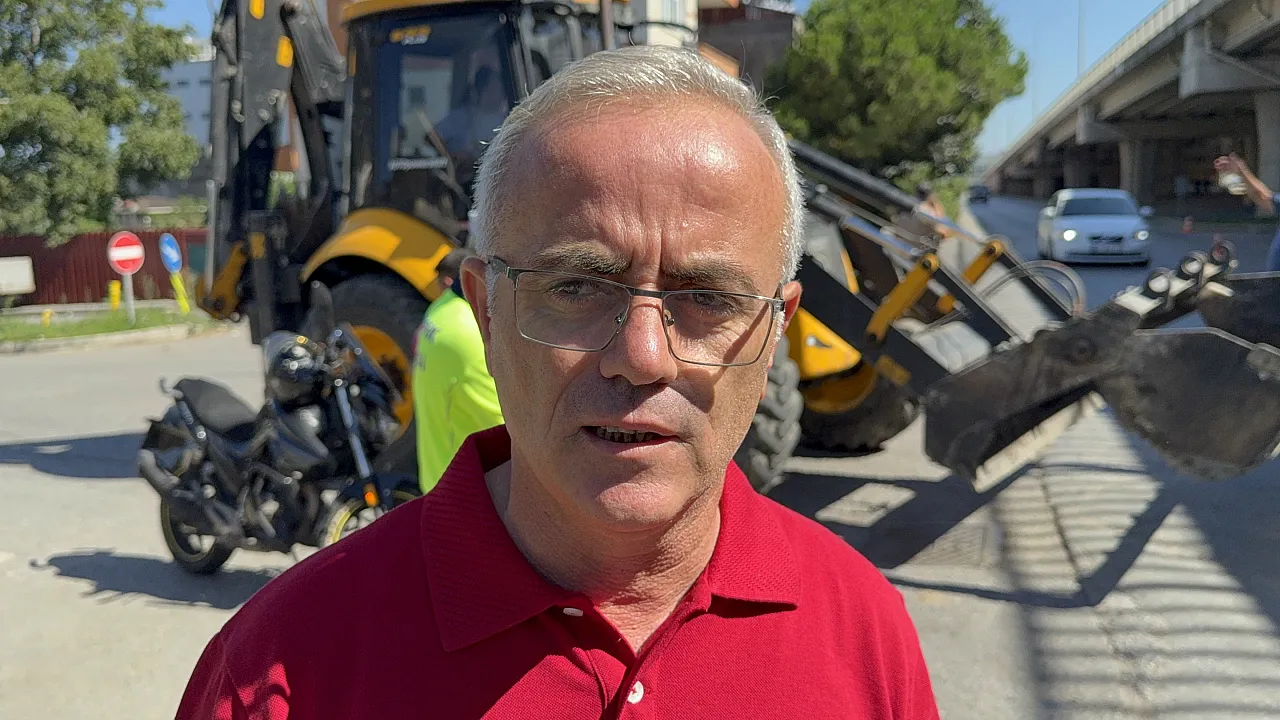 Motosiklet ile otomobil kavşakta çarpıştı: 2 yaralı