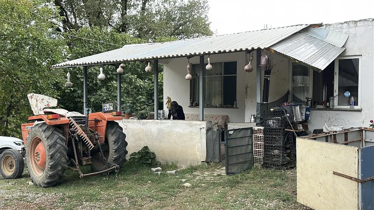 59 yaşındaki kadın kızları ve damatları tarafından soyulduğunu iddia etti