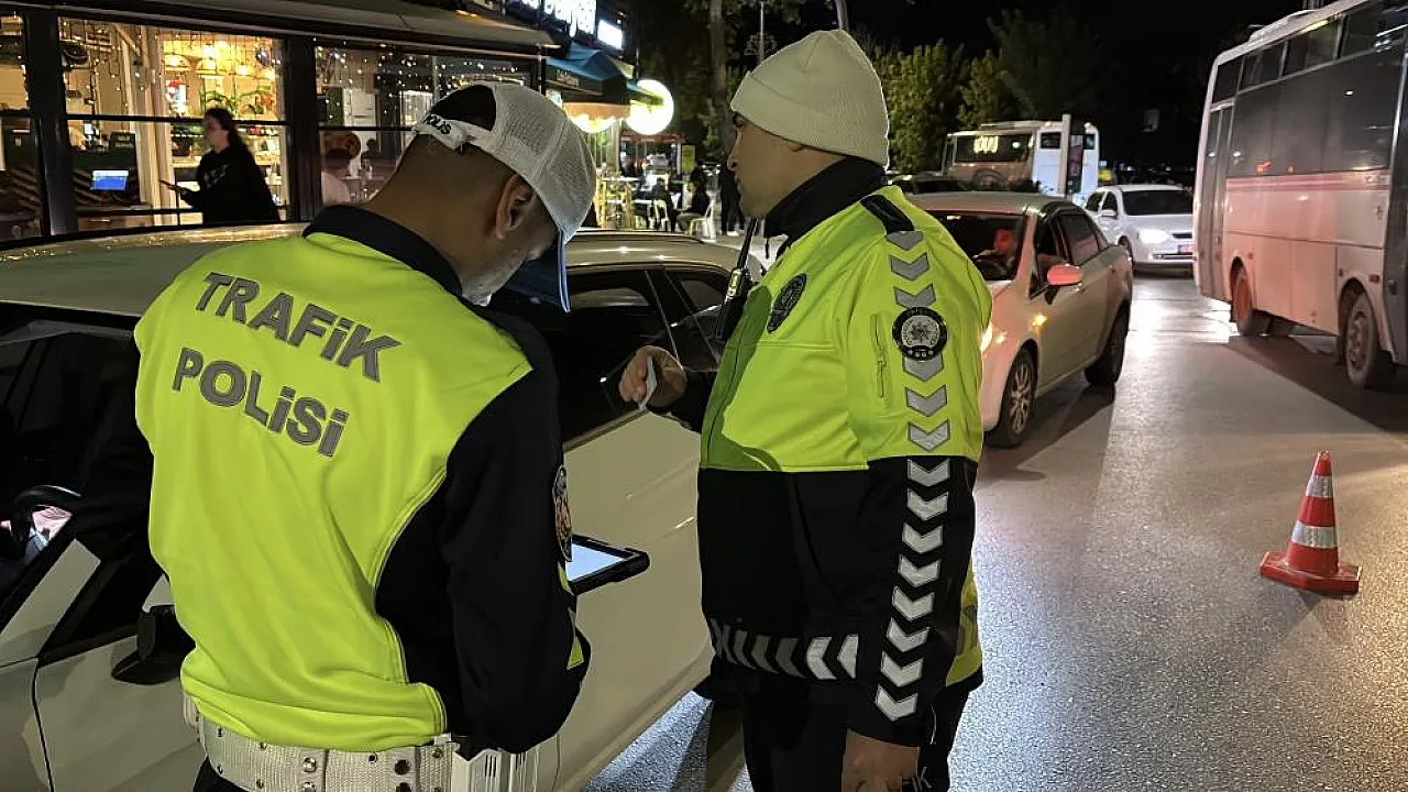 Edirne'de denetimde ehliyet şoku: 'Güzel bir doğum günü hediyesi oldu'