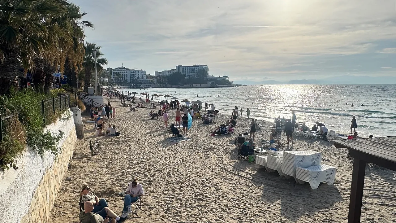 Kuşadası'nda ekim ayında yazdan kalma günler