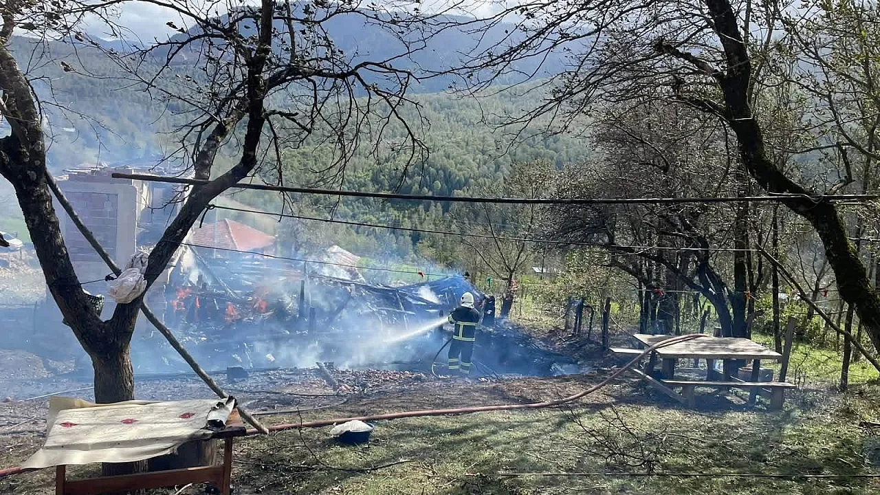 Sinop'ta ev yangını: Ev kullanılamaz hale geldi