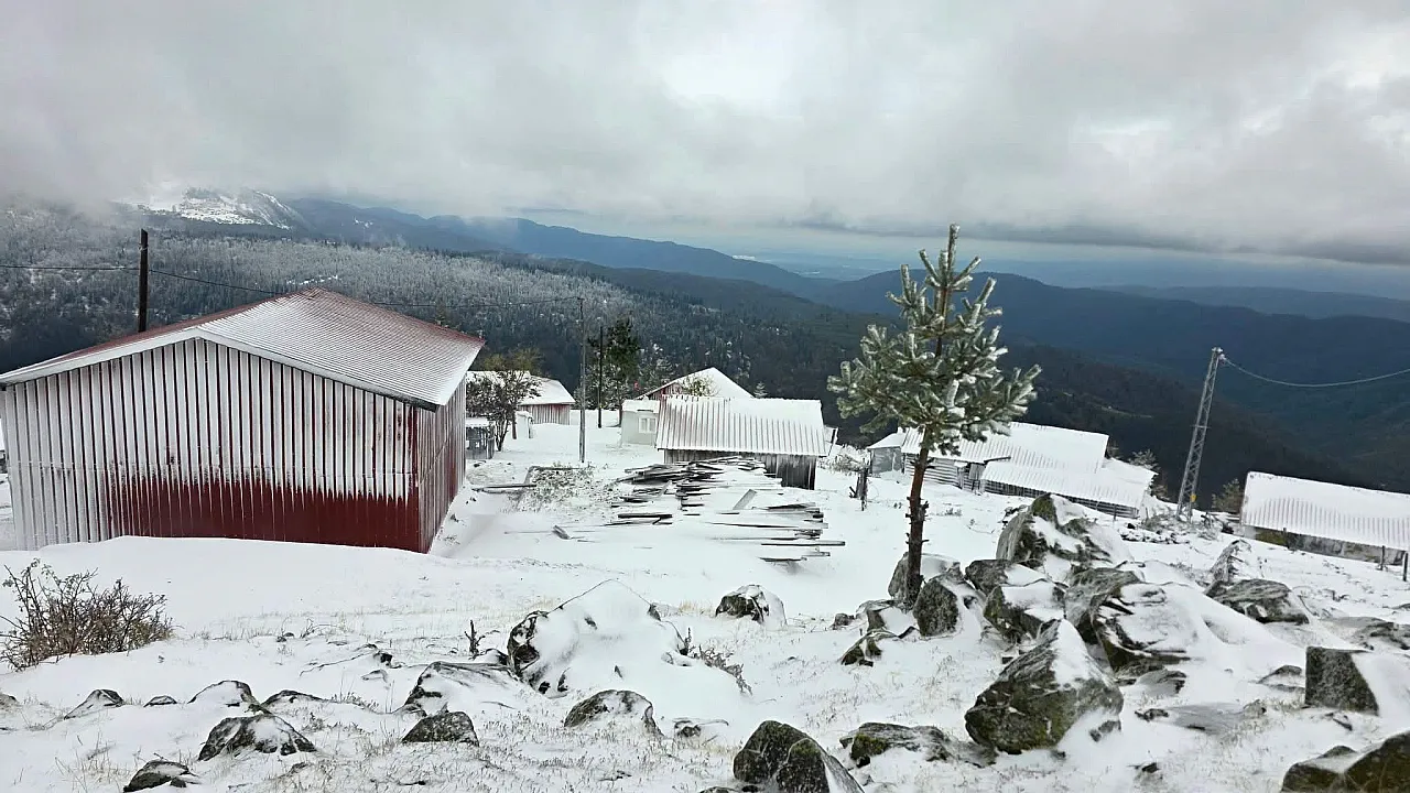 Düzce yaylalarında kar kalınlığı 20 santimetreye ulaştı