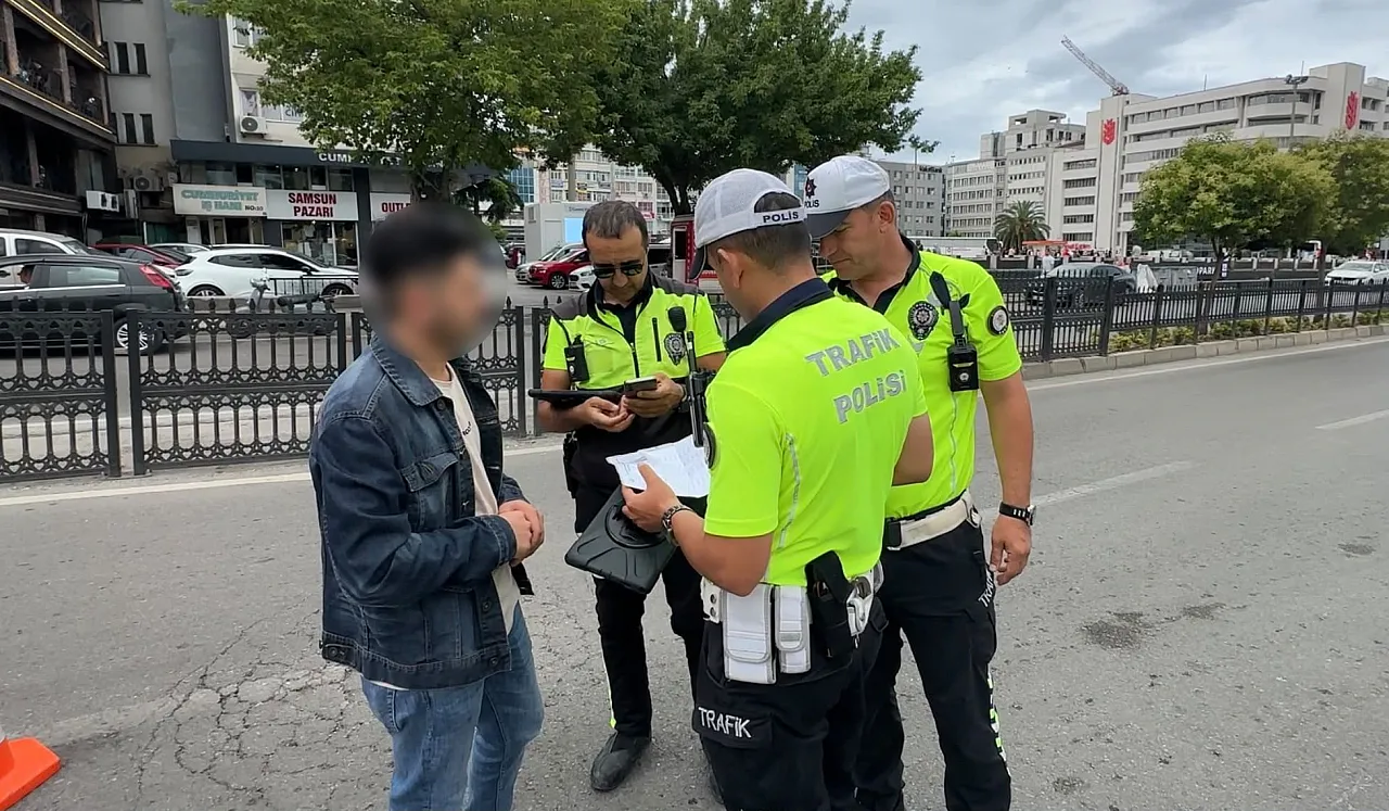 Trafik denetiminden kaçmak isterken motorize polise yakalandı