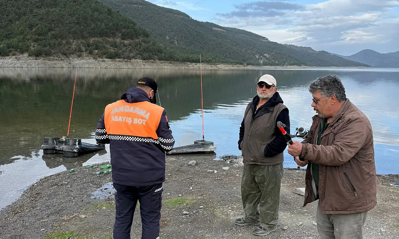 Vezirköprü barajlarında jandarma mesaisi: Kaçak avcılara ceza yağdı!