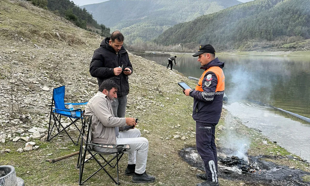 Vezirköprü barajlarında jandarma mesaisi: Kaçak avcılara ceza yağdı!