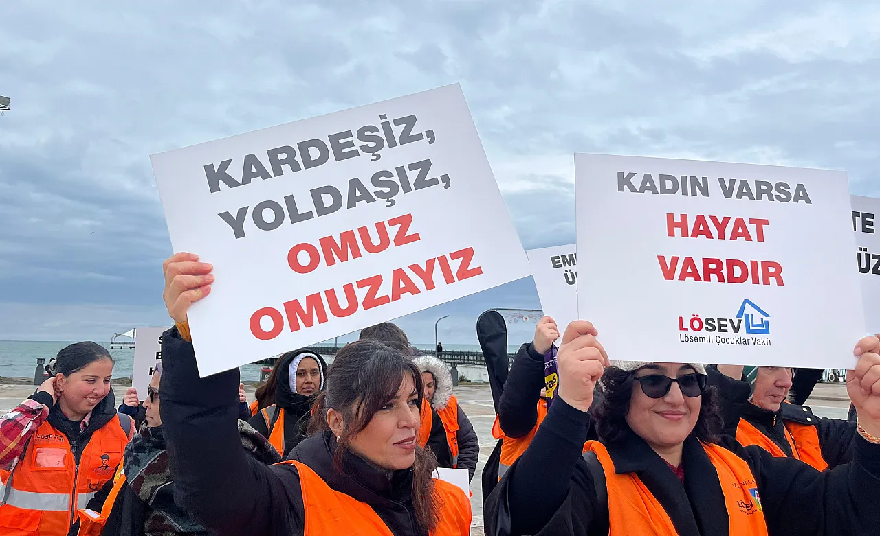 LÖSEV'den Samsun'da Umudumuz Kadın Dayanışması yürüyüşü