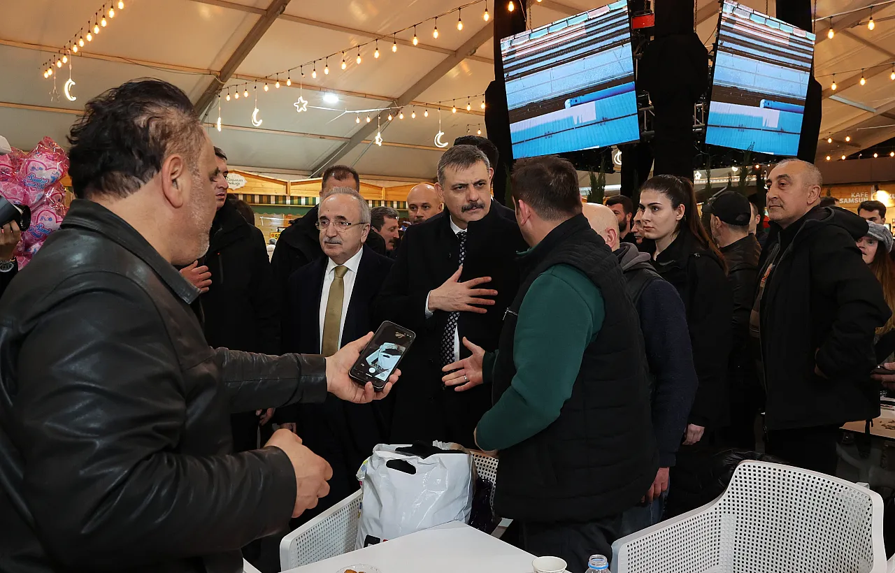 Çiftçi, Ramazan Sokağında vatandaşla bir araya geldi