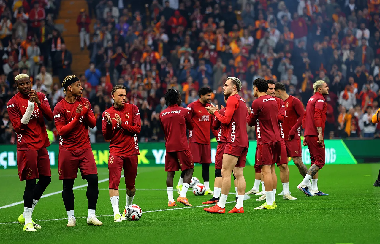 Galatasaray, Samsunspor maçı hazırlıklarını taraftara açık antrenmanla sürdürdü