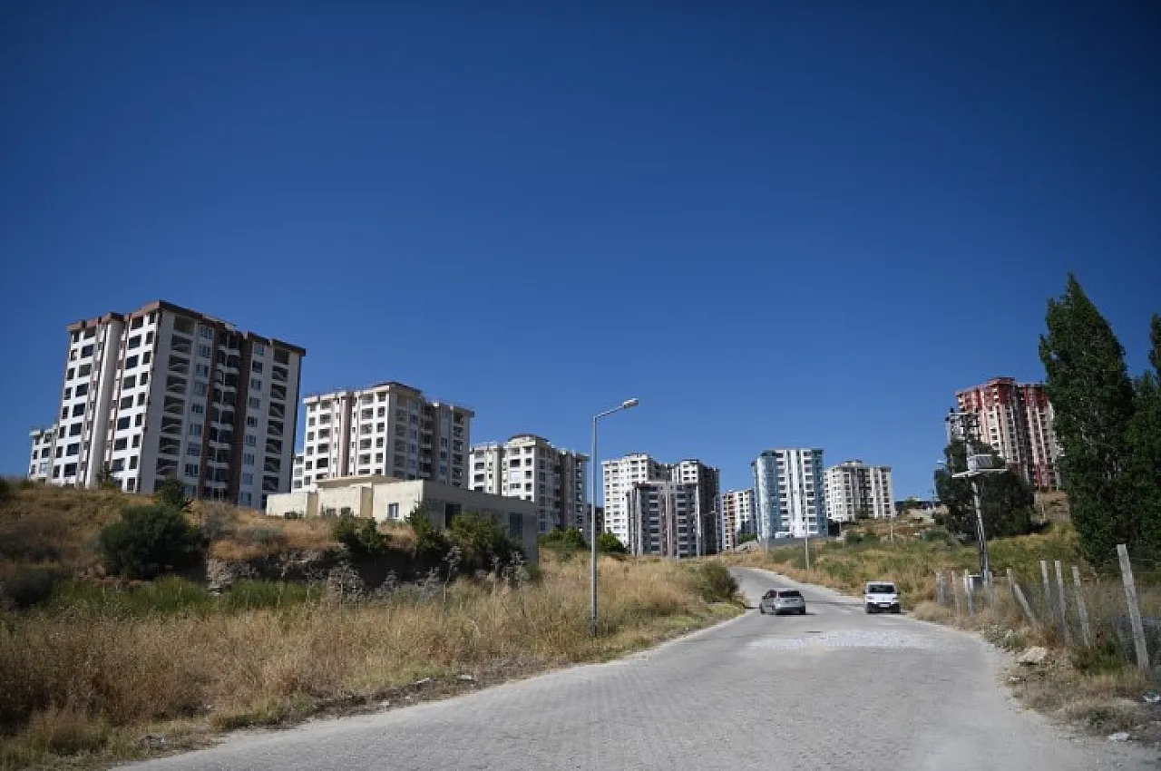 Kuşadası'nda ev kavgası kanlı bitti: Anne ve iki çocuğu bıçaklandı