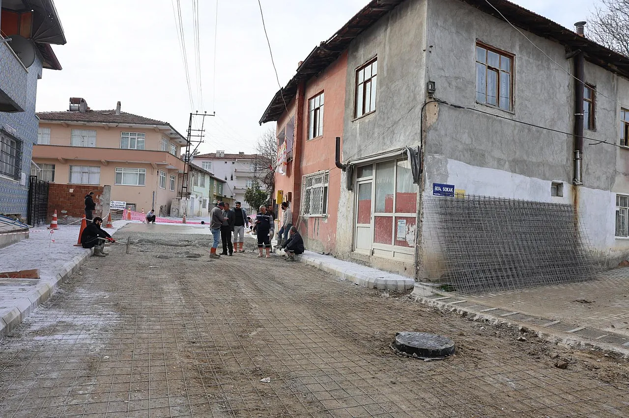 Vezirköprü'de konforlu yollar için mesai başladı