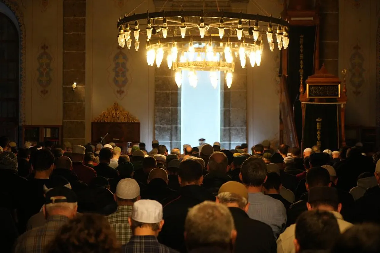 Samsun'da Ramazan bereketi: İlk teravih coşkuyla kılındı