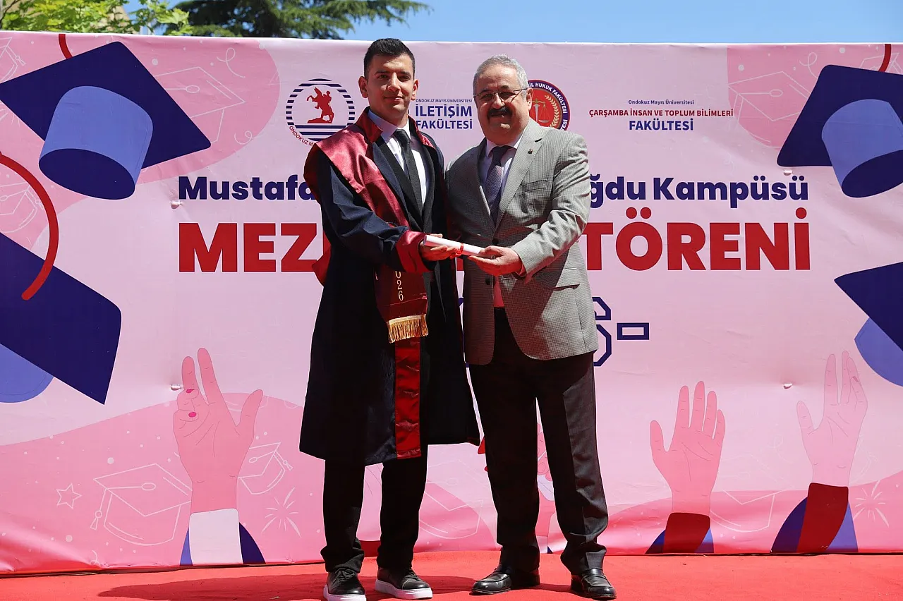 OMÜ Hukuk Fakültesi'nden yeni mezunlar
