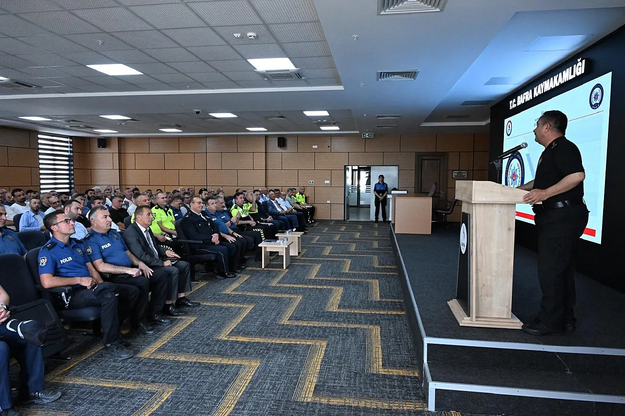 Emniyet Müdürü Arıbaş, Bafra'da toplu taşıma sektörü temsilcileriyle buluştu