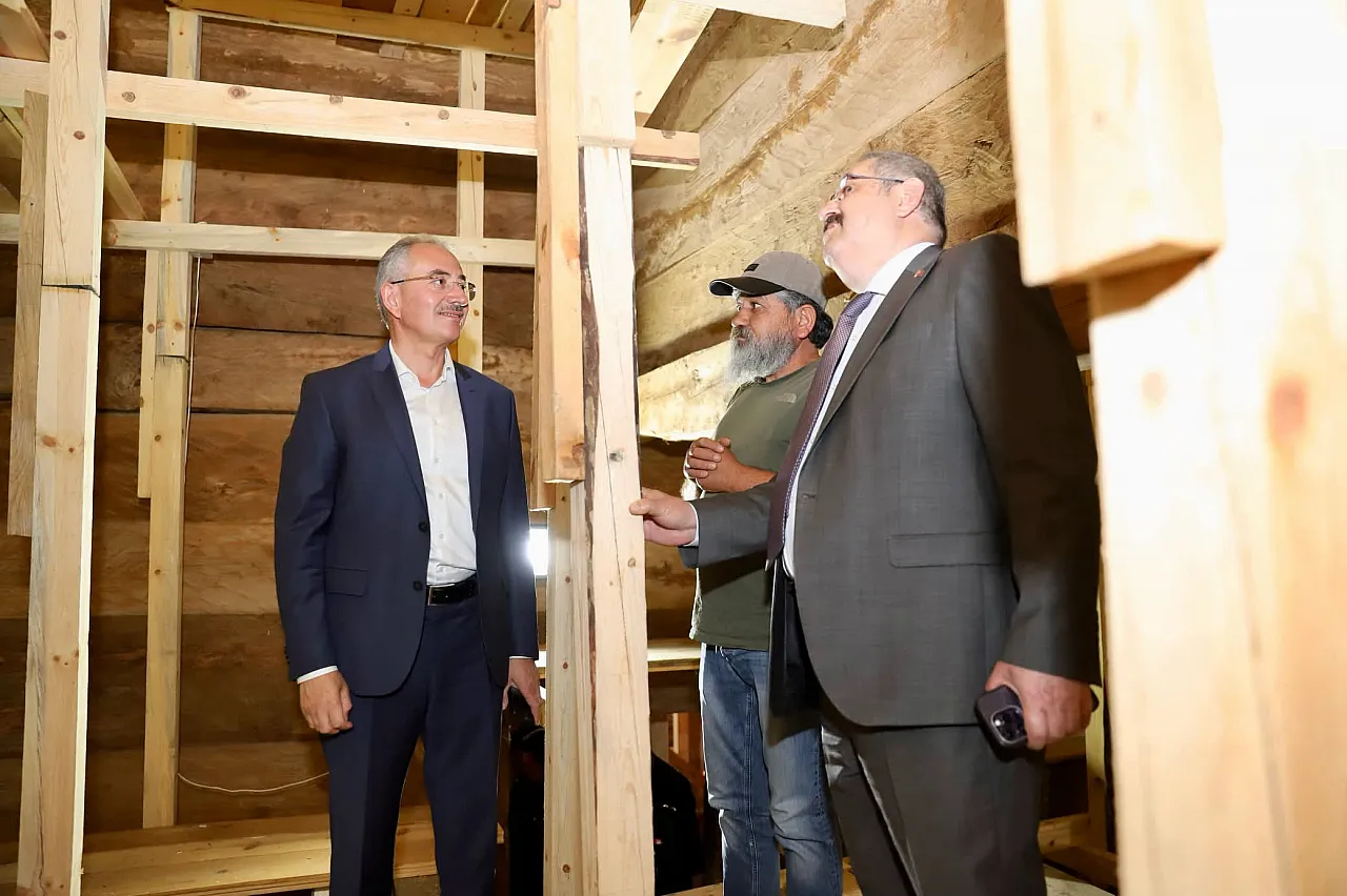 Göğceli Camii'nde restorasyon çalışmaları sürüyor