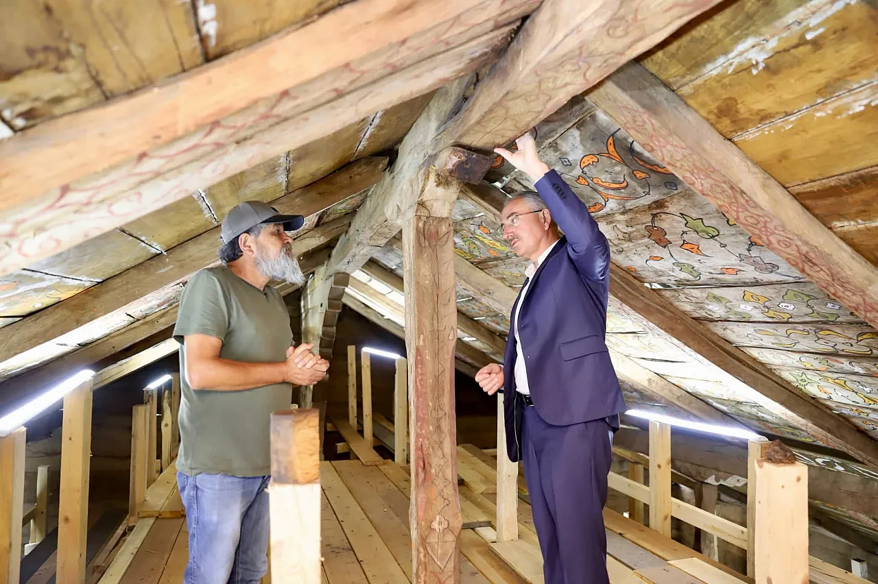 Göğceli Camii'nde restorasyon çalışmaları sürüyor