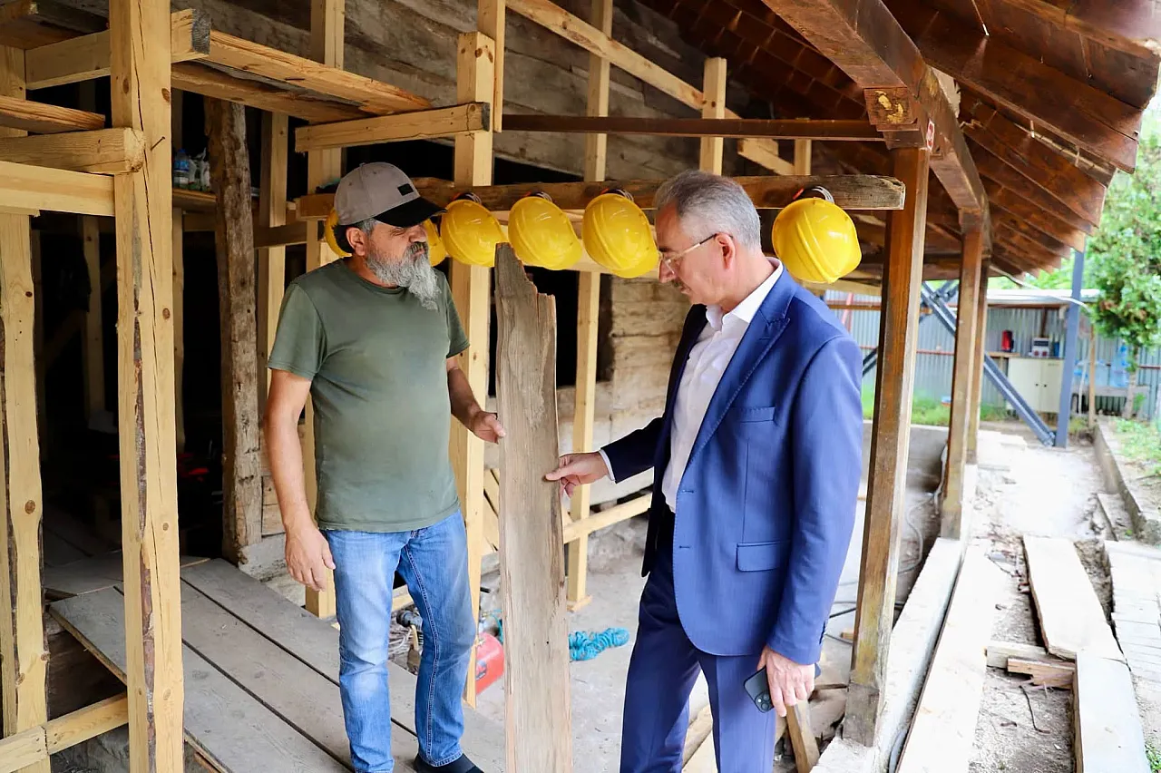 Göğceli Camii'nde restorasyon çalışmaları sürüyor