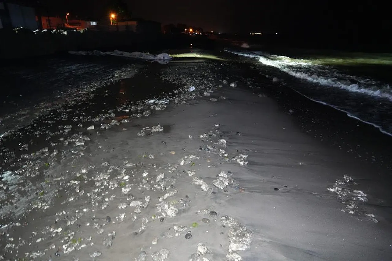 Samsun sahilinde şüpheli madde paniği!