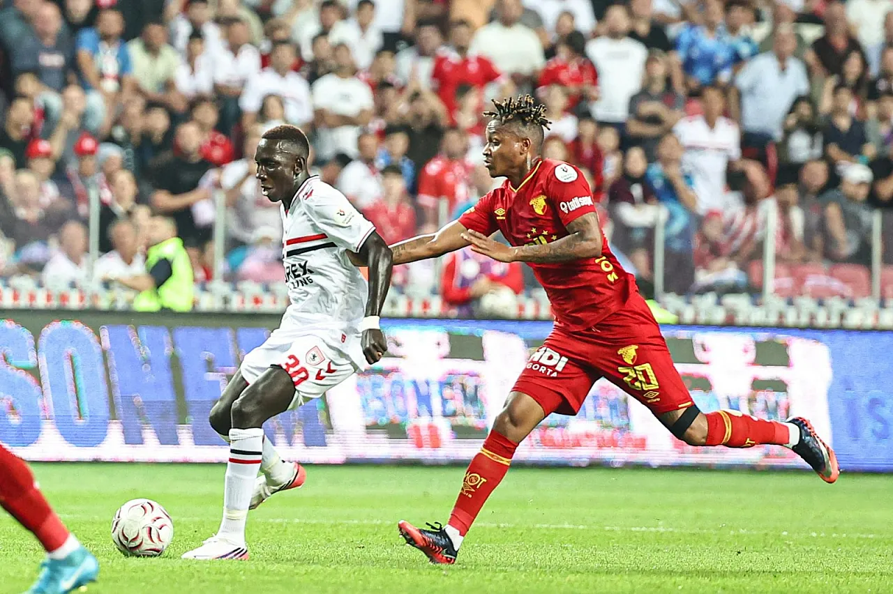 Samsunspor Göztepe karşılaşması başladı