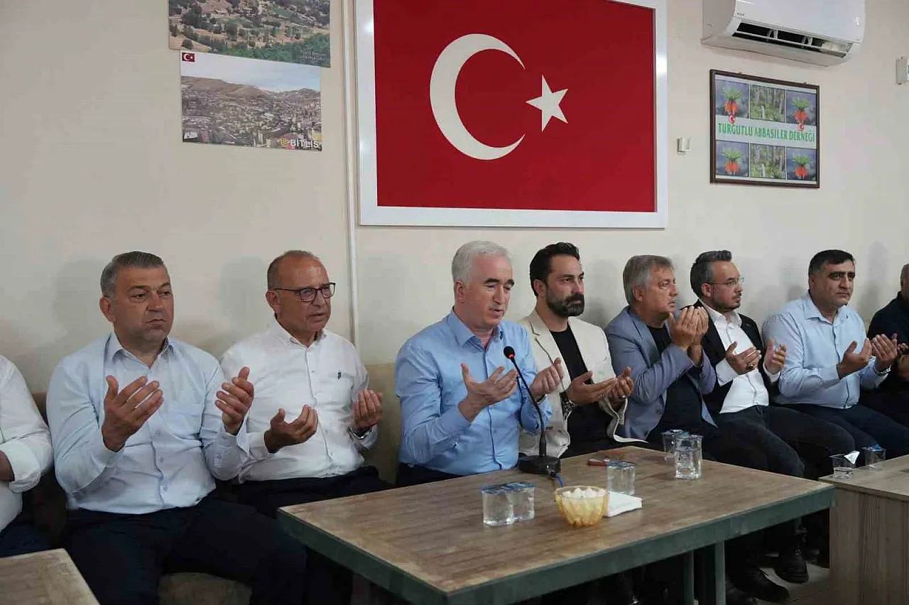 İki aile arasındaki 8 yıllık husumet barışla son buldu