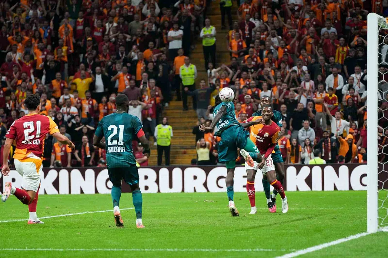 Galatasaray'da üç değişiklik
