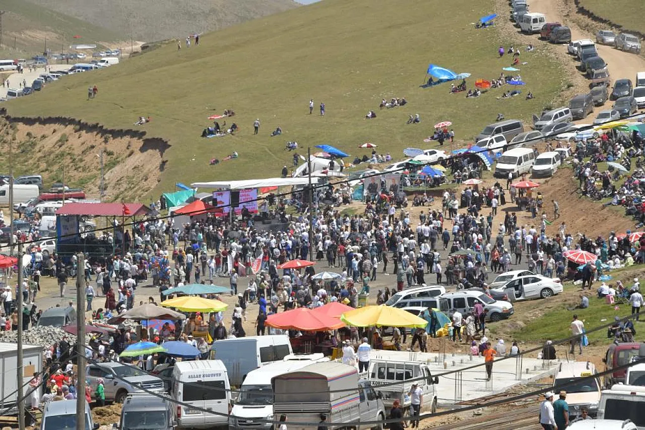Kazıkbeli Yaylası'nda otçu göçü şenliği düzenlendi
