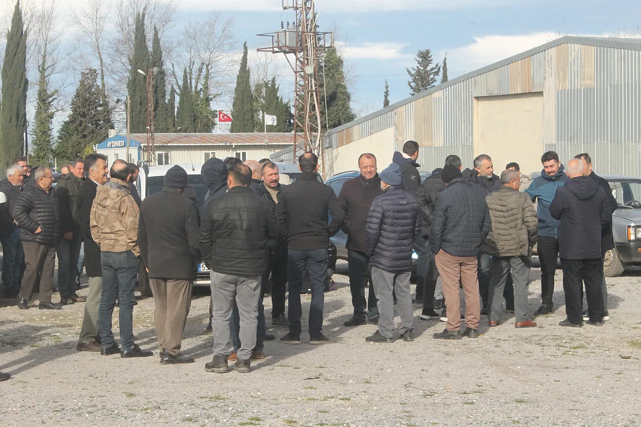 Bafra'da Çeltik Üreticilerinden TMO Önünde Tepki