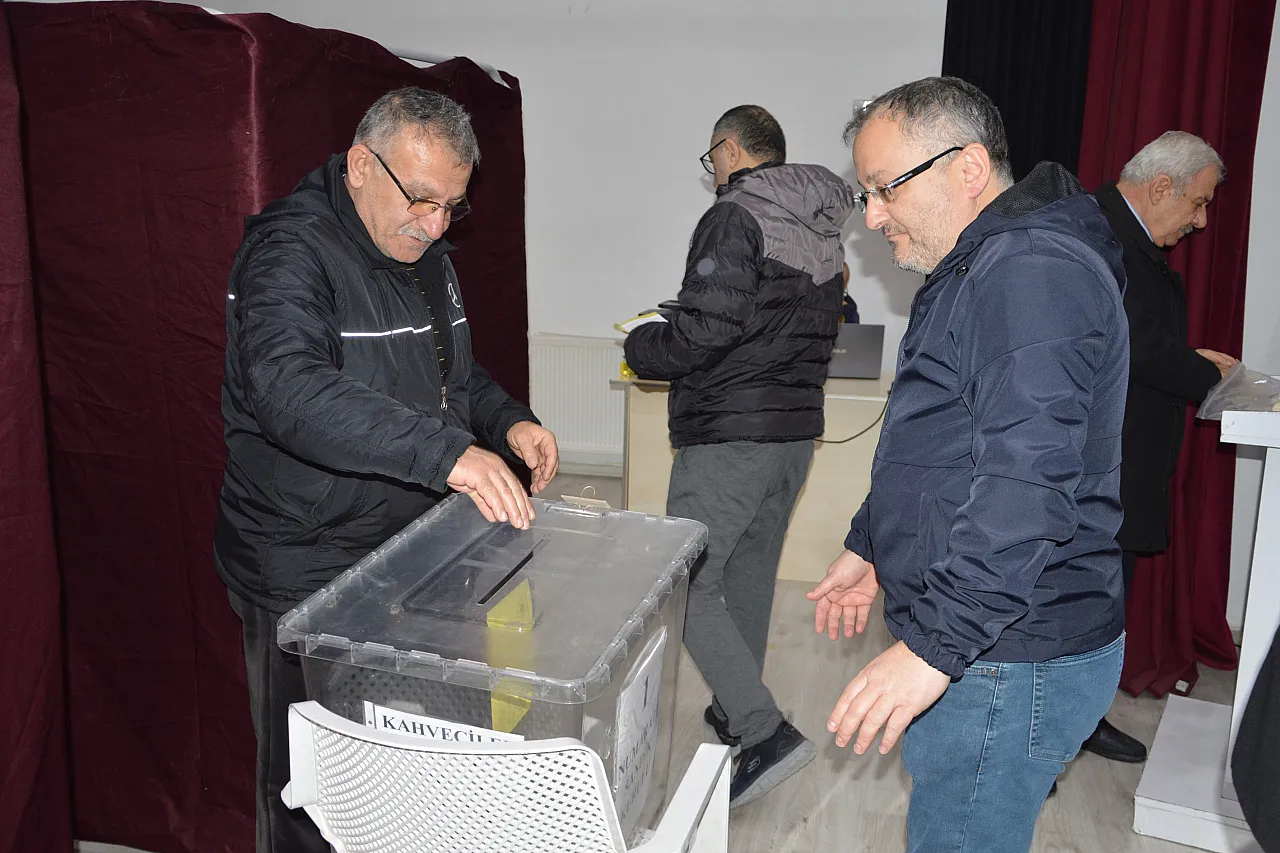 Havza Kahveciler Esnaf Odası'nda Hüseyin Karaçoban Güven Tazeledi