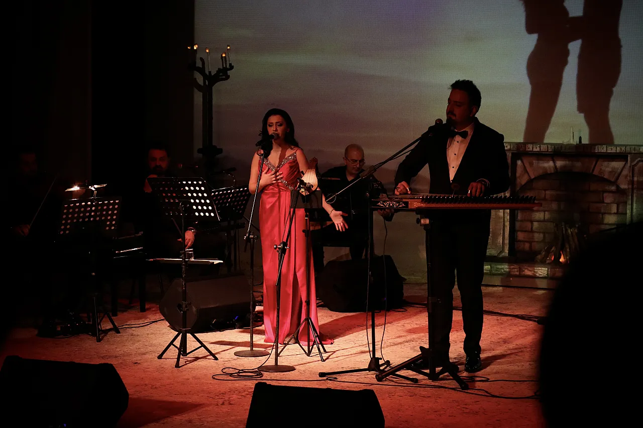 Depremin yıl dönümünde Samsun'da türkü gecesi