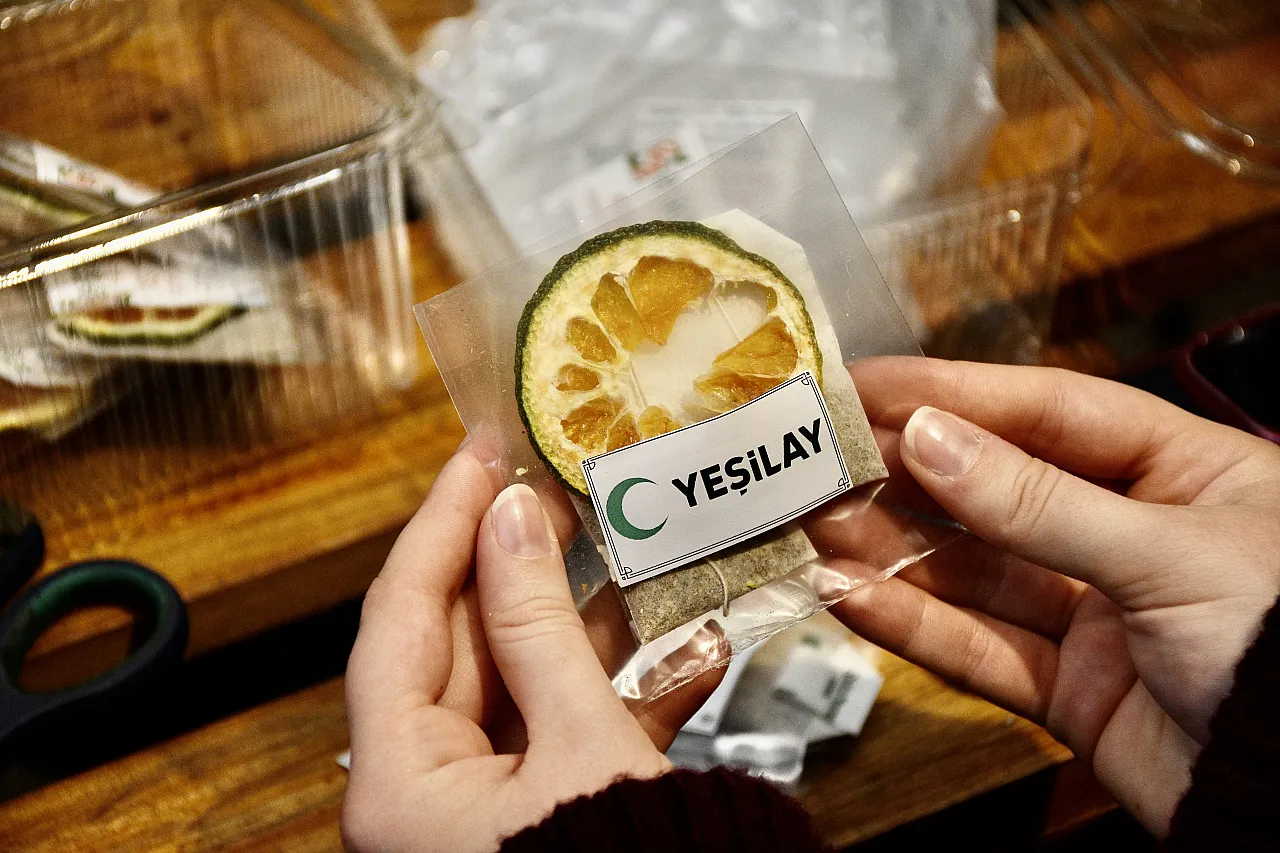 Hem içleri ısıttılar hem bilgilendirdiler: Yeşilay kadınları sahada