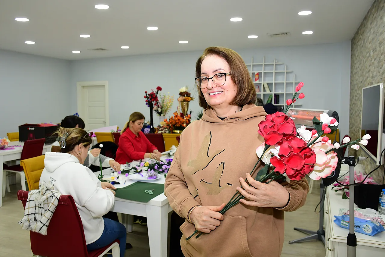 Terme'de kadın emeği mumdan hediyeliklere dönüşüyor